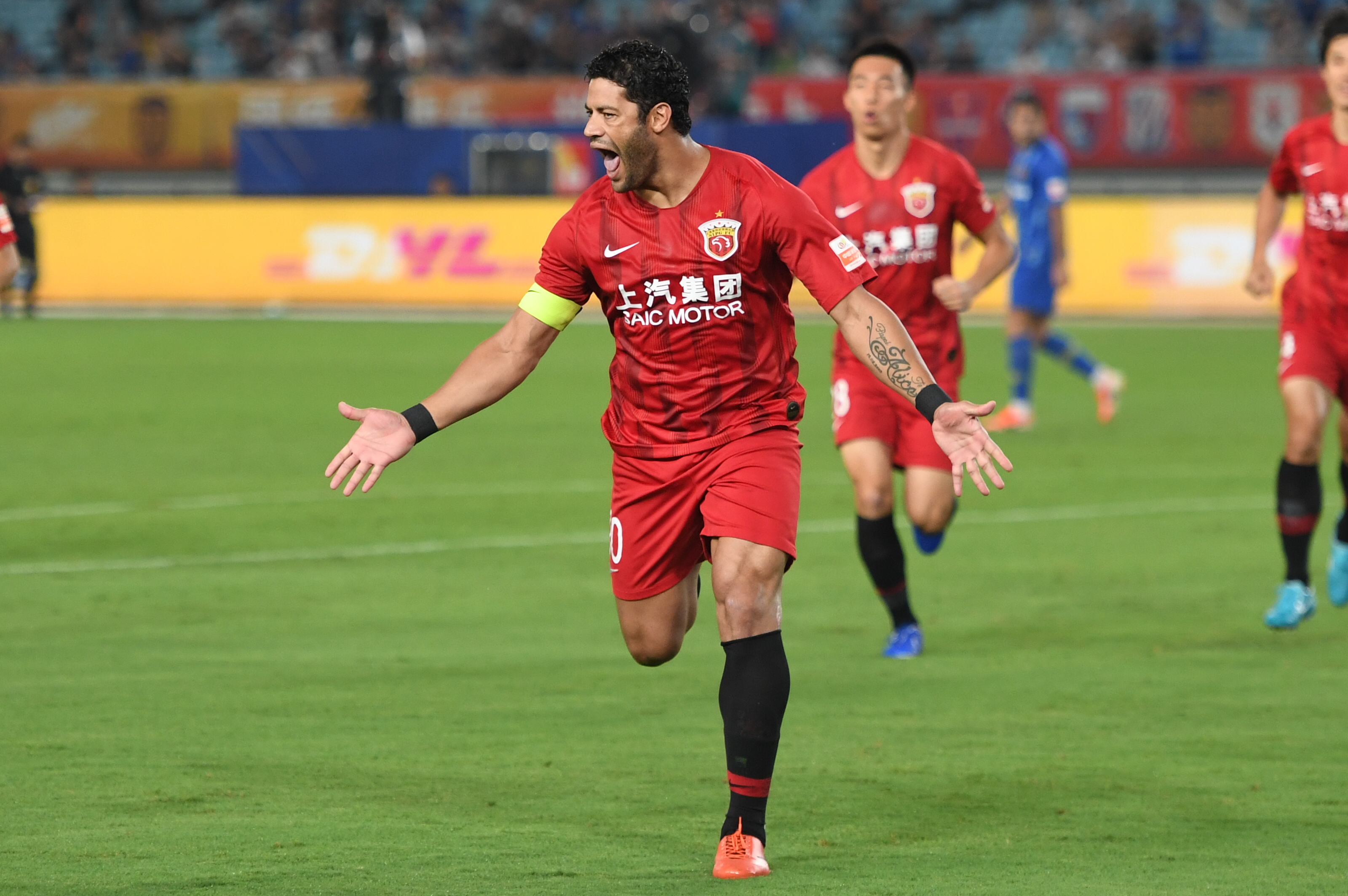 而人盯人体 而人盯人体