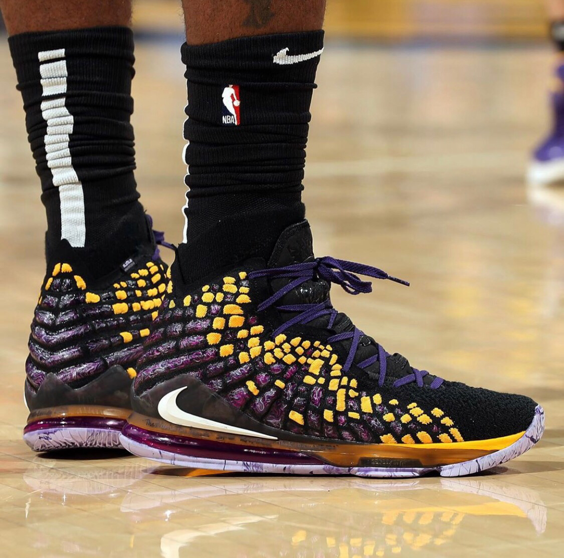 锁定两种应 锁定两种应